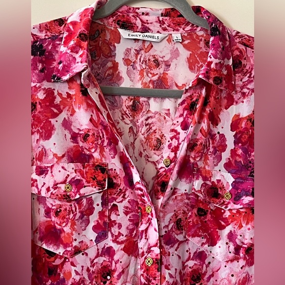 Floral Button Down Shirt - Red and Pink Gold Buttons - Picture 9 of 16